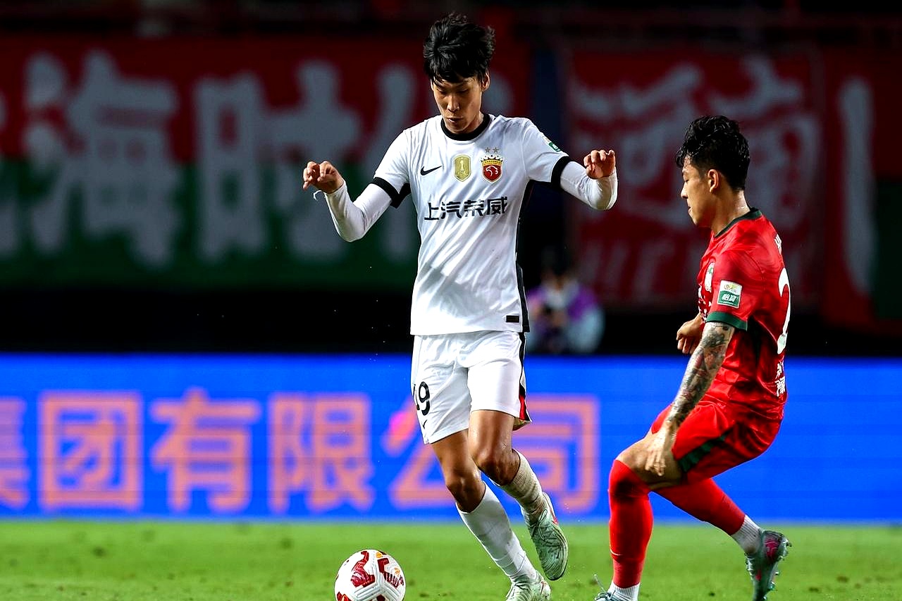 包含上海海港关键时刻临场应变；志在CBA常规赛名次提升；球迷炸锅；阵容厚度经受考验的词条九游平台登录入口